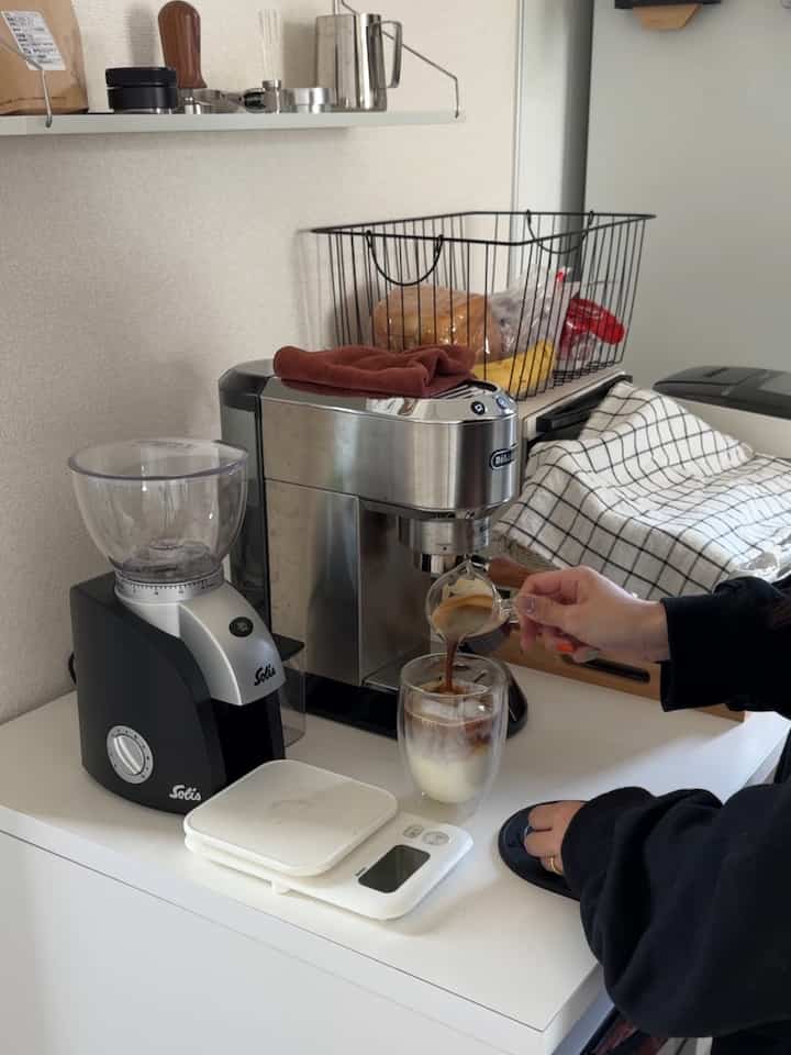 わたしのお気に入り、バリスタコーナー。エスプレッソやコーヒーを淹れるようになってQOLが上がったので全力でおすすめしたい!
#エスプレッソマシン #キッチンインテリア #コーヒータイム #カフェインテリア 