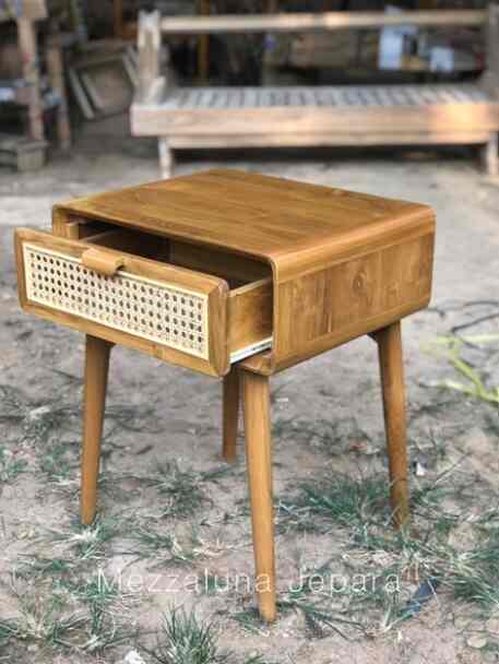 Side Table Ratan