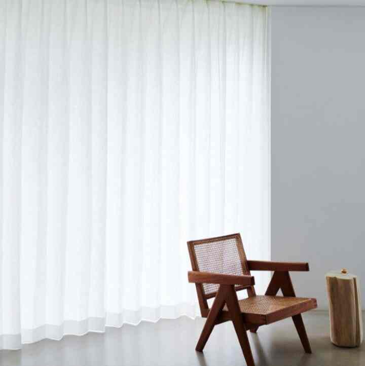 Patorie 平織りリネンのベーシックなカーテン