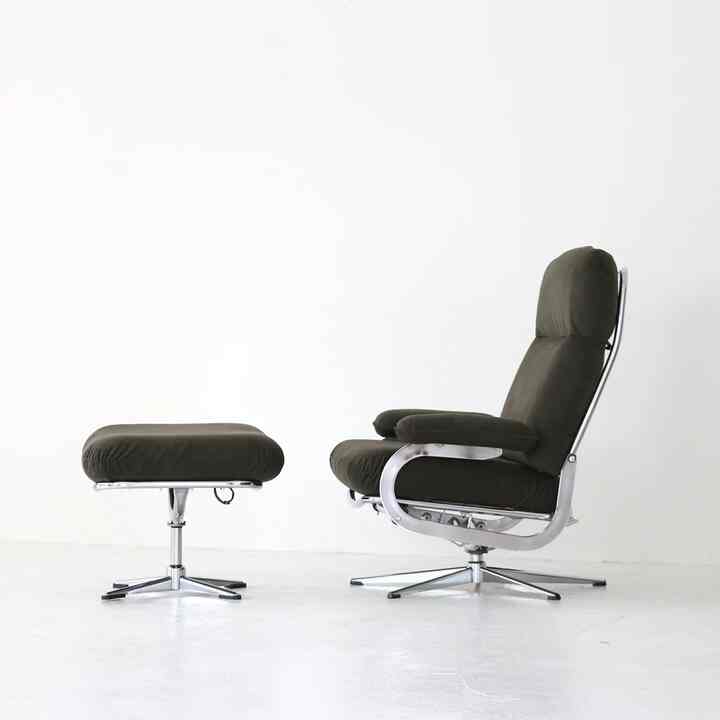 ドイツ製 ラウンジチェアとオットマン セット