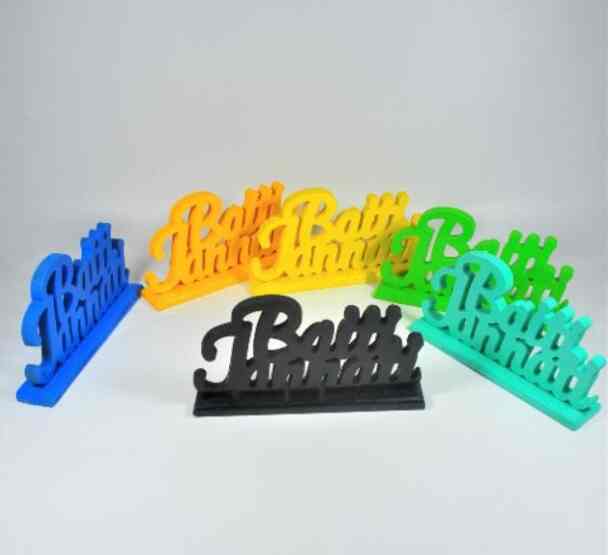 Hiasan dinding standing