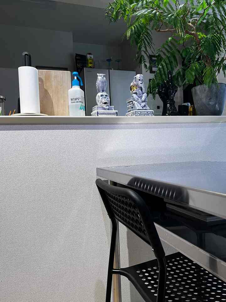 今一番のお気に入りスペース。エバーフレッシュに囲まれて、ゆっくりした時間が過ごせます🍵

#IKEA
#ステンレステーブル