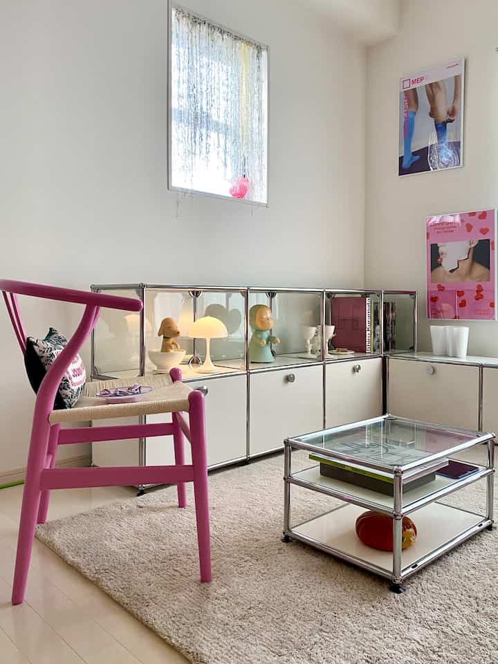 pink chair 

#usmハラー #yチェア #ch24 #デザイナー #ラグ #リビングルーム #ピンクチェア #アート　