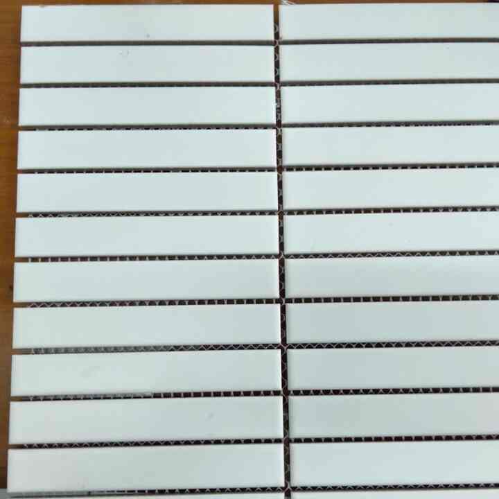Backsplash Long Stripe White Matt