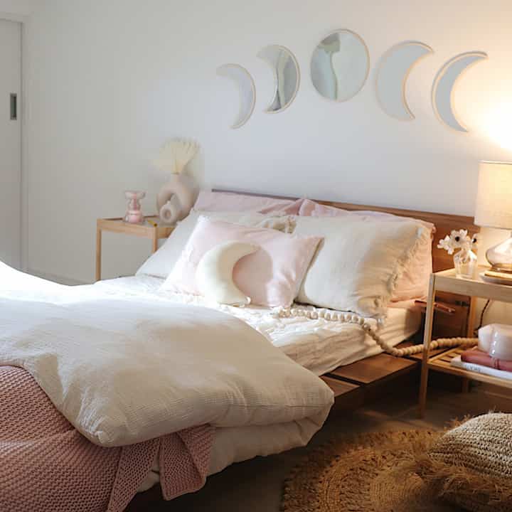 #寝室 | ベッド&サイドテーブル

______________________________ 
#海外インテリア #一人暮らし #ikea #vlogger #roomtour 