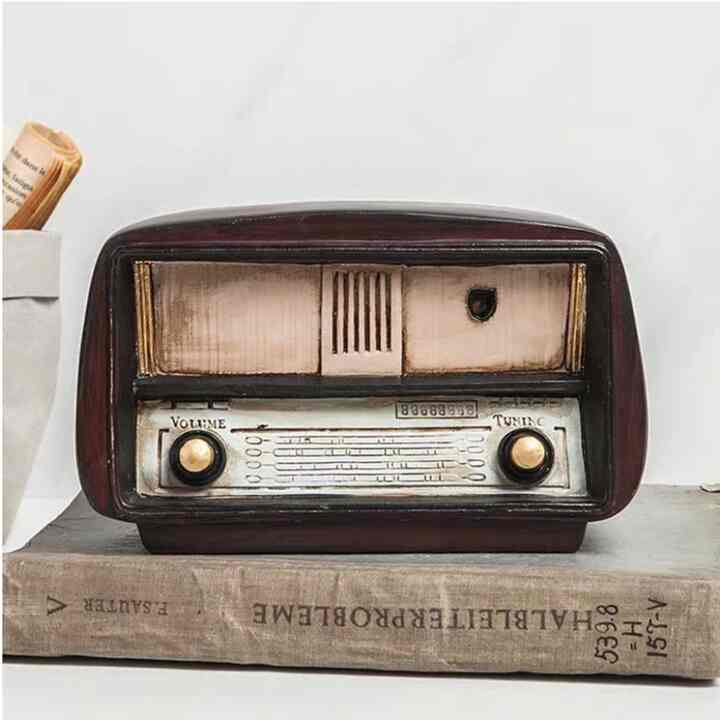 Dekorasi Pajangan Gaya Eropa - Radio
