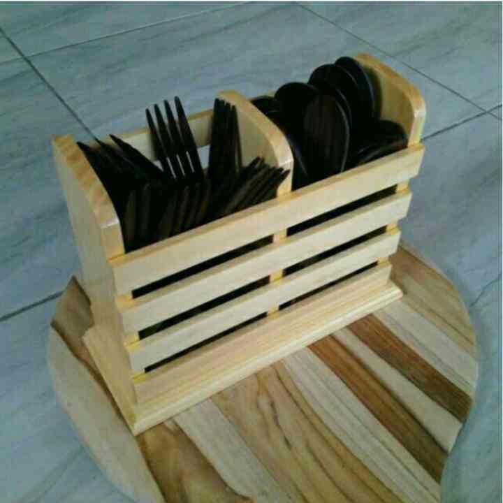 Wadah Sendok Garpu dari Kayu Pinus