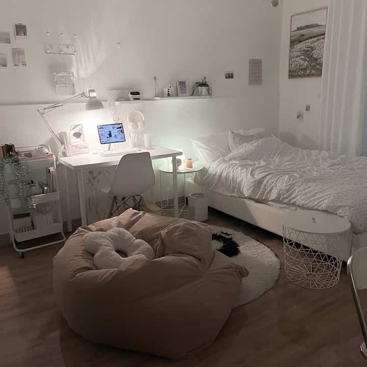 Akhirnya menata ulang kamarku~
#relayout #bedroom