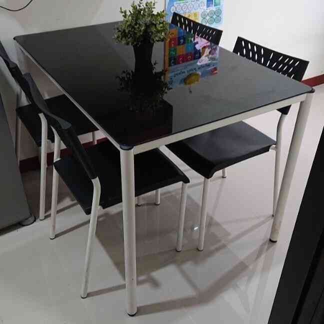 Meja Makan Informa Slim Tempered Glass Hitam Putih + 4 Kursi