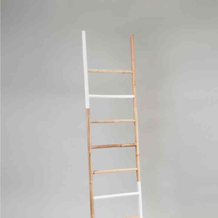 Filippa Leaning Ladder - White Tee Natural x White