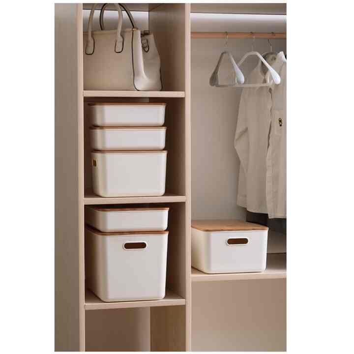 Tempat Penyimpanan dengan Tutup Bambu