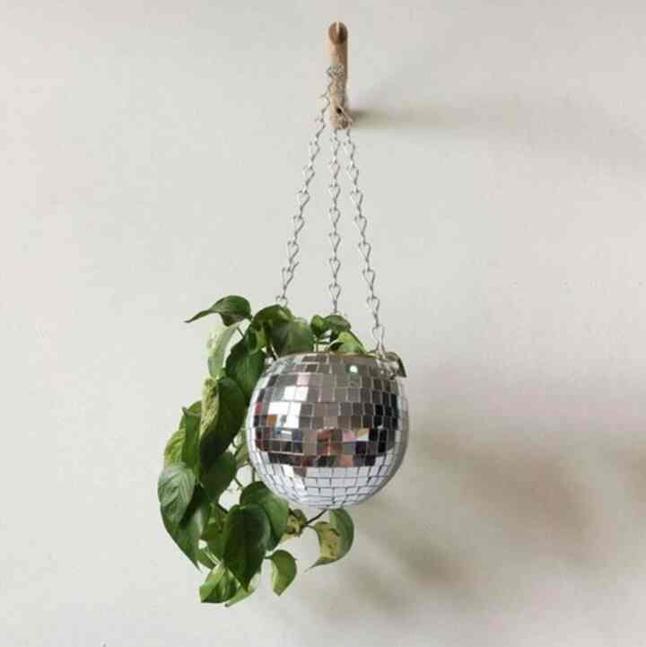 ディスコボール型ハンギングプランター