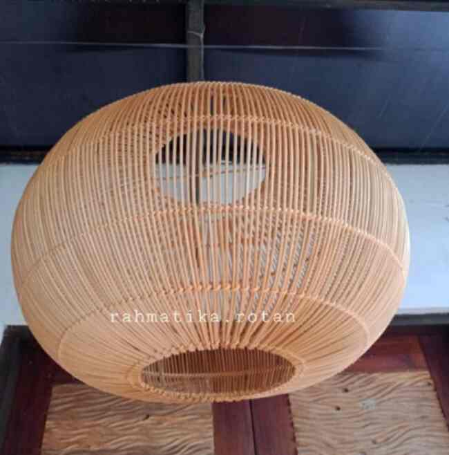 kap lampu rotan gantung model bulat