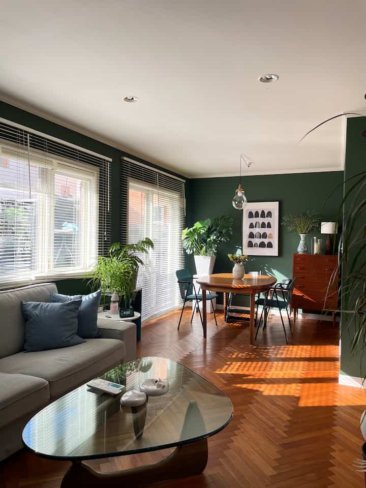 寒くなってきてラグが欲しいなぁと思いながら
未だに探せていません。。
完全に寒くなるまでに見つかります様に
#ikea #イサムノグチ #イサムノグチコーヒーテーブル #イケアソファー #ヘリンボーンフローリング #gplan 