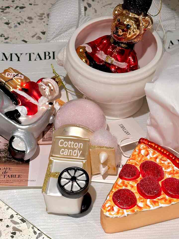 渡韓中に行ったamytable cafeで念願の
オーナメントと食器を少し購入したよ🎄🎅🏻♥️


#christmas #amytable #christmastree #クリスマス #クリスマスツリー #オーナメント #韓国インテリア #韓国雑貨 #韓国ブランド 