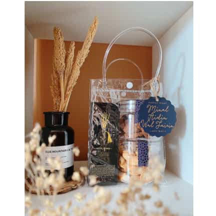 White Package hampers