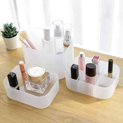 2532 Menyimpan Makeup - S