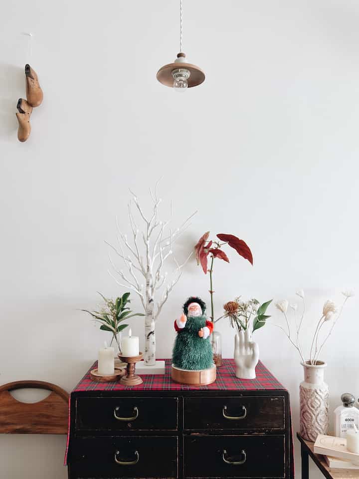 やっとクリスマスっぽくしてみた🎄✨
サンタさん可愛い☺️

#クリスマス小道具 #クリスマス #クリスマスインテリア 