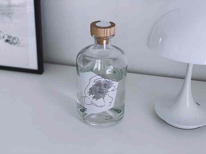 大山甚七商店の国産クラフトラム ACOU RUM WHITEがとても美味しかった…🍸
AICONさんのビジュアルが最高です🤍

#パケ買い #お酒 #alcohol 