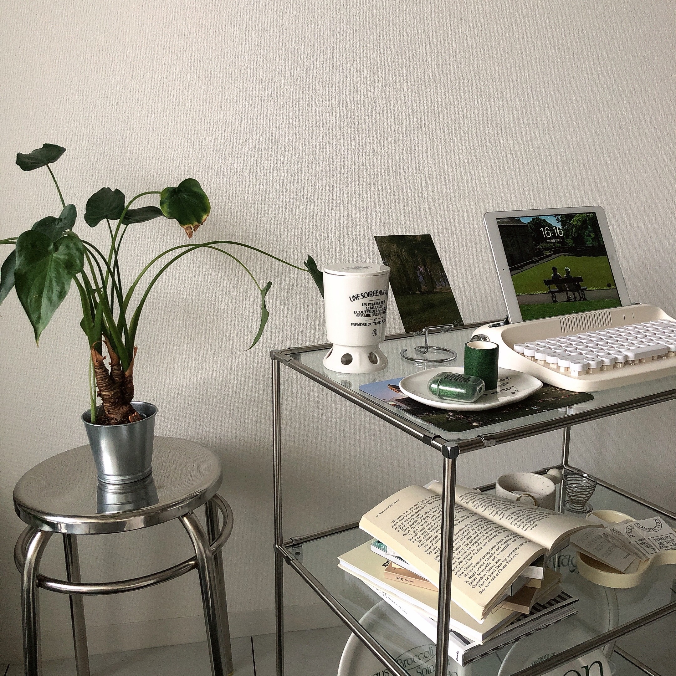 ガラスラック Tool rack 001 GL Furnihunter】Tool rack 001 GL half