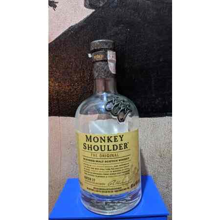 botol bekas minuman M