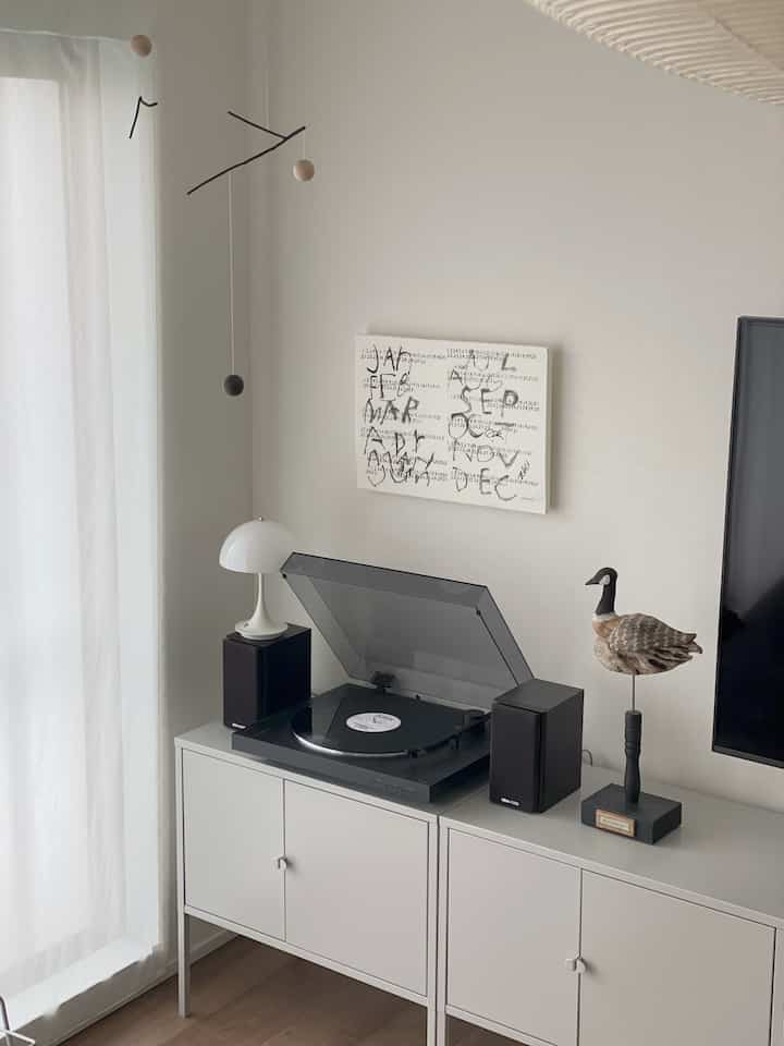 バタバタしてるとレコードを聴く気力すら湧かなくなりますが（ひっくり返すのが億劫…🫠）、休日くらいは向き合う時間を作りたいものです。
SIRUPのレコード欲しいなぁ。


#レコード #Record 