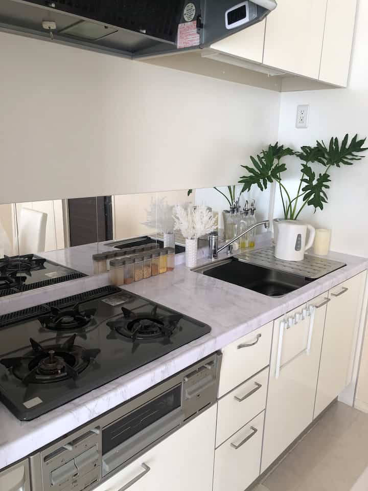 I used an unbreakable mirror in the kitchen. Too stylish✨

#Rakuten room #ミニマリスト