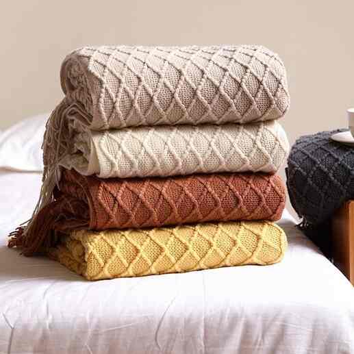 Selimut Claire Throw Knitted Blanket