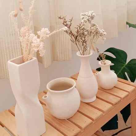 Vas Tanaman Keramik