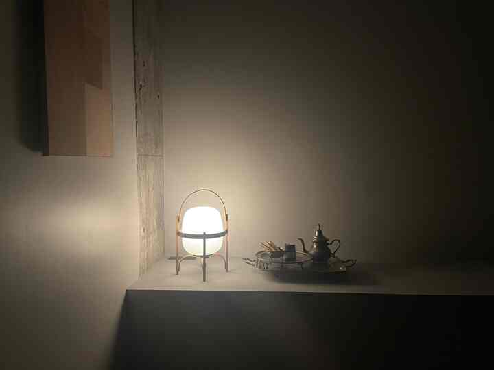 Night Time◎
On days when the child goes to bed early, use soft lighting.
Spend a time calming your mind with the aroma and scent of palo santo.
Get in the mood with old favorite tools.

#Nighttime #アロマ #パロサント
#Lighting #サンタ & Cole #モロッコ #ティーポット #トレイ #銀食器