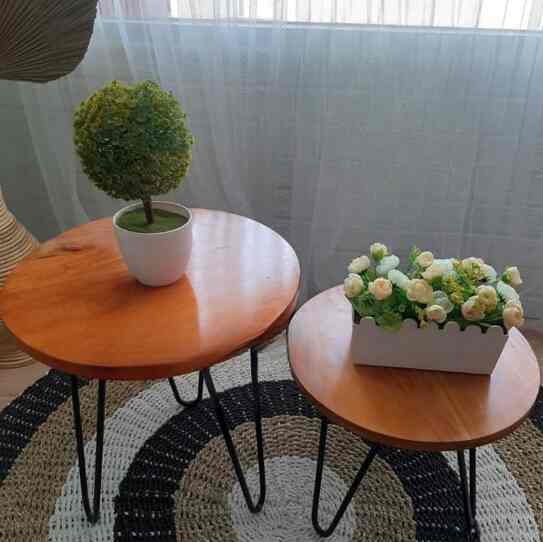 Meja sudut minimalis