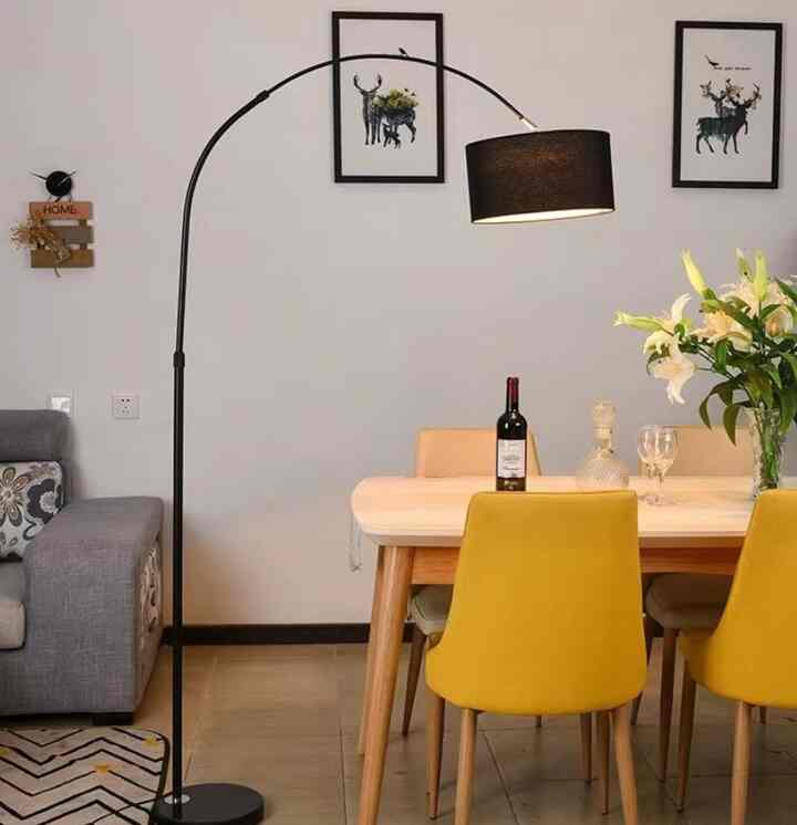 Lampu lantai berdiri