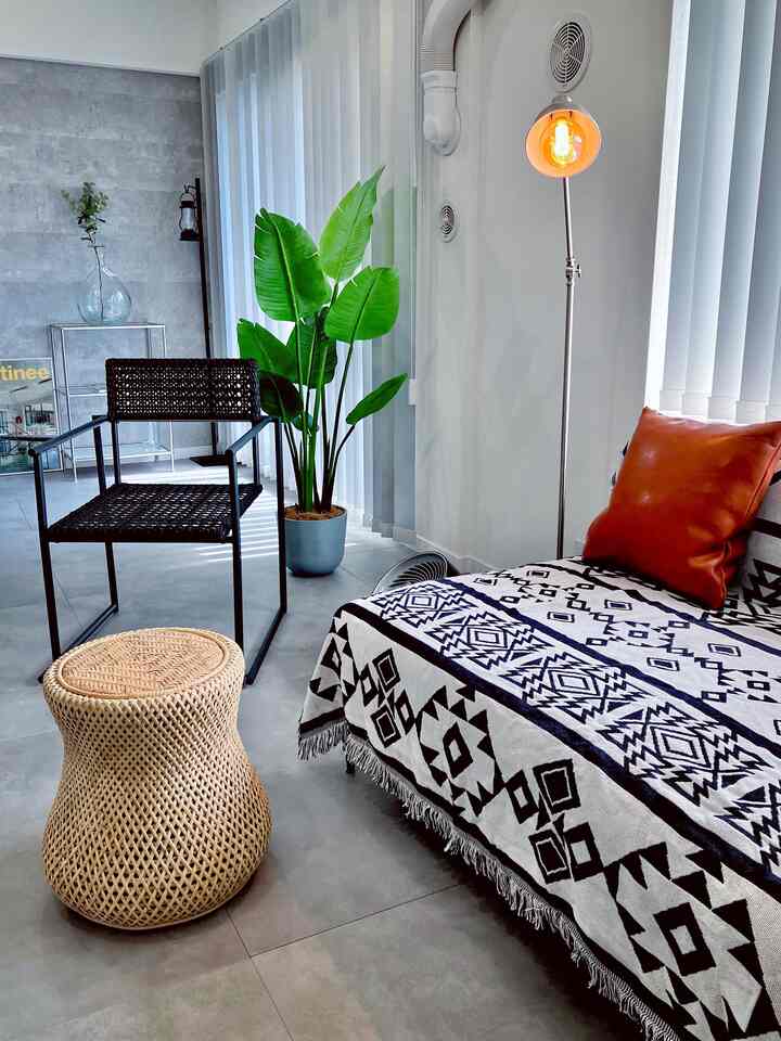 異素材ミックスも良いですよね♪

#異素材ミックス #シンプルなインテリア #リラックス #ソファ #ラタン #グレータイル #ミッドセンチュリー 