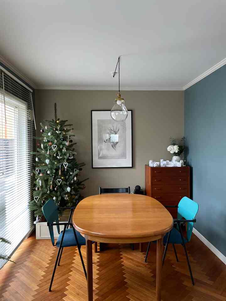 2022年、去年のクリスマスのリビングは
こんな感じでした〜！
ツリーはIKEAで購入したら210cmのもの。
ボリュームがあってお気に入りです。
今年はどんなクリスマスになるのか、
考えながらワクワクしています☺️
#クリスマス #クリスマスデコレーション #クリスマスツリー #IKEA #christmas #christmasdeco