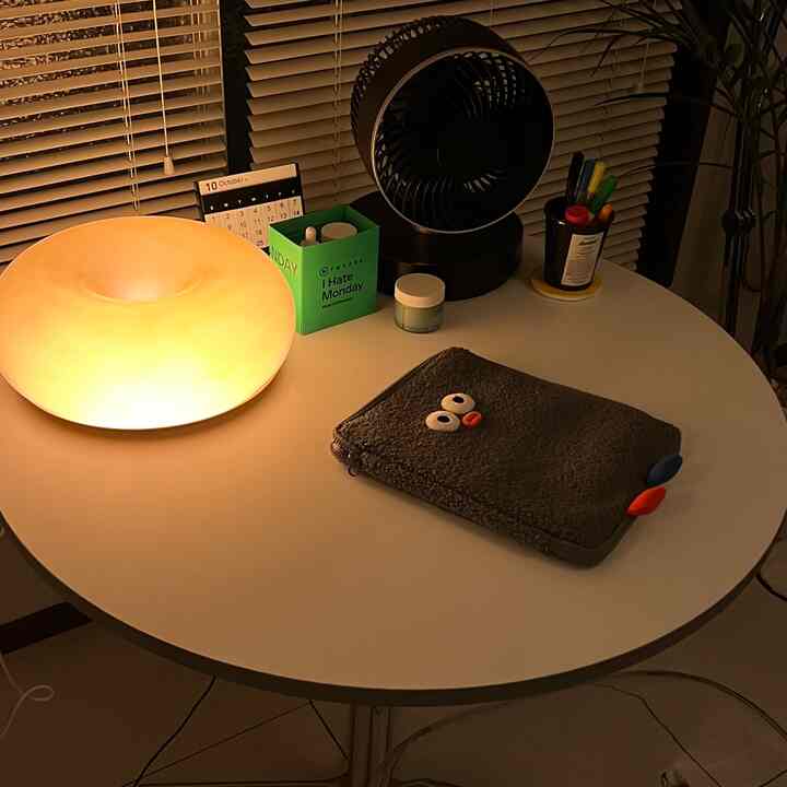 My Desk!
#ikea #一人暮らし #ワンルームインテリア #韓屋インテリア #北欧インテリア #モダンなインテリア 