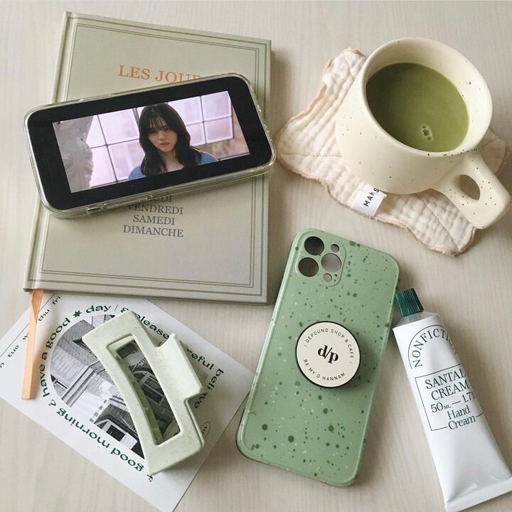 short form carousel card thumbnail