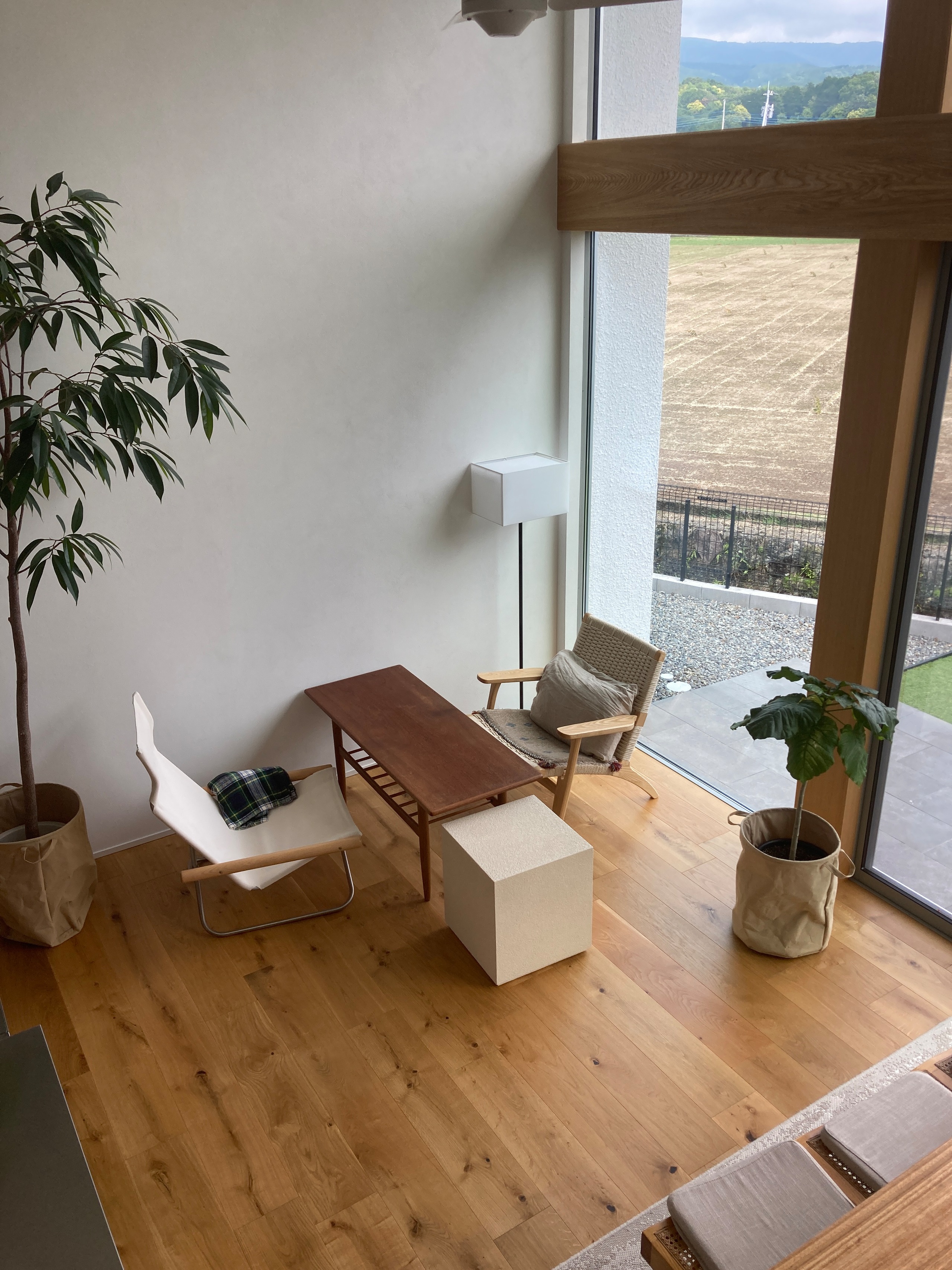 ZARA HOME セメントフィニッシュ テーブル | サイドテーブル | Ohouse