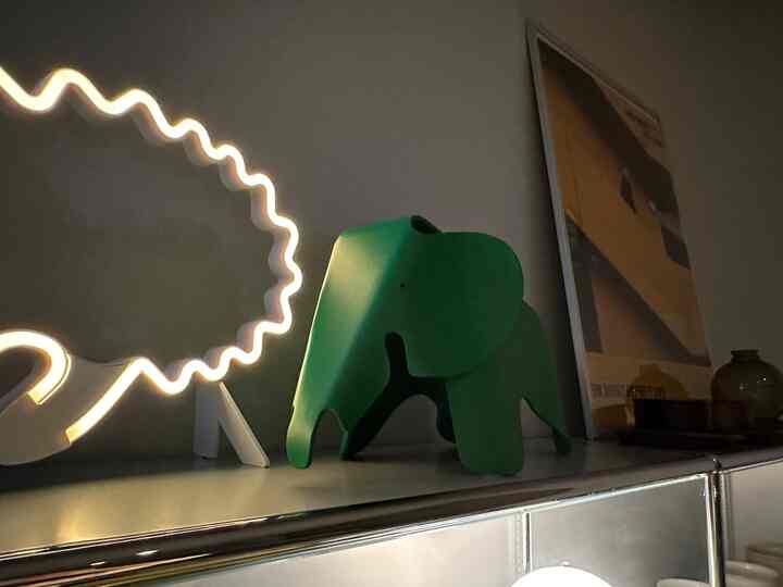 最近お迎えしたイームズエレファント🐘💚
イエローやオレンジが多いのでグリーンをチョイスしました🌈


#イームズ
#インテリア
#ラグ
#IKEA
#間接照明
#ソファ
#リビング
#ポスター
#イケア 