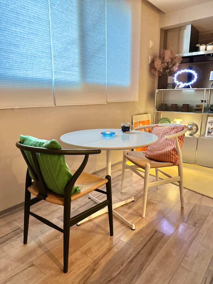 白のラウンドテーブルがお気に入り🤍🪽


#ラウンドテーブル
#yチェア
#CH24
#ダイニングテーブル
#IKEA
#イケア
#ダイニングインテリア
#食器棚
#食器 