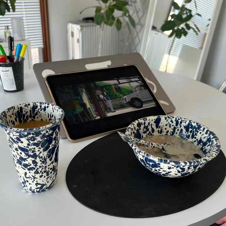 お気に入りのクロウキャニオンの食器で朝ごはんを食べました。器が素敵だと朝もウキウキです。
竜とそばかすの姫を鑑賞しながらまったり過ごしました。

ついでに、かねてから作りたかった、抹茶カヌレを作りました。☺️

#キッチンインテリア #リビングルームのインテリア #ルームツアー #韓屋インテリア #無成形インテリア #ホワイトインテリア #モノトーンインテリア #ホテルインテリア 