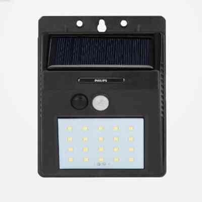 Essential SmartBright Solar Wall Light Small
