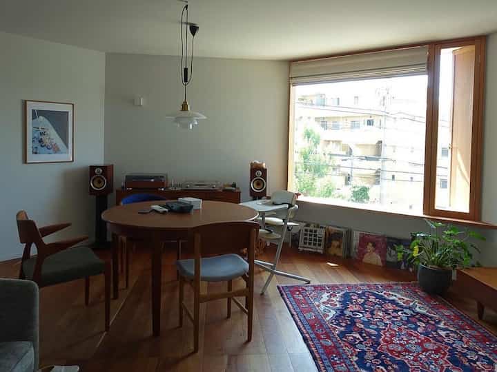 Ohouse始めてみました。

2021年2月完成の家です。
夫婦ともうすぐ2歳の息子の3人家族です。
八角形が2つ重なった形の家で、
家具やインテリアを変えながら楽しんでます😊

#リビングダイニング 
#住宅インテリア 
#家具インテリア 