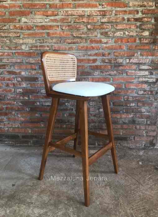 Kursi Bar Rotan