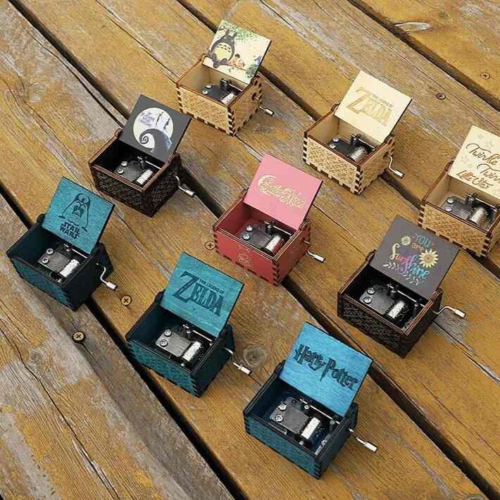 Kotak Musik Kayu Putar