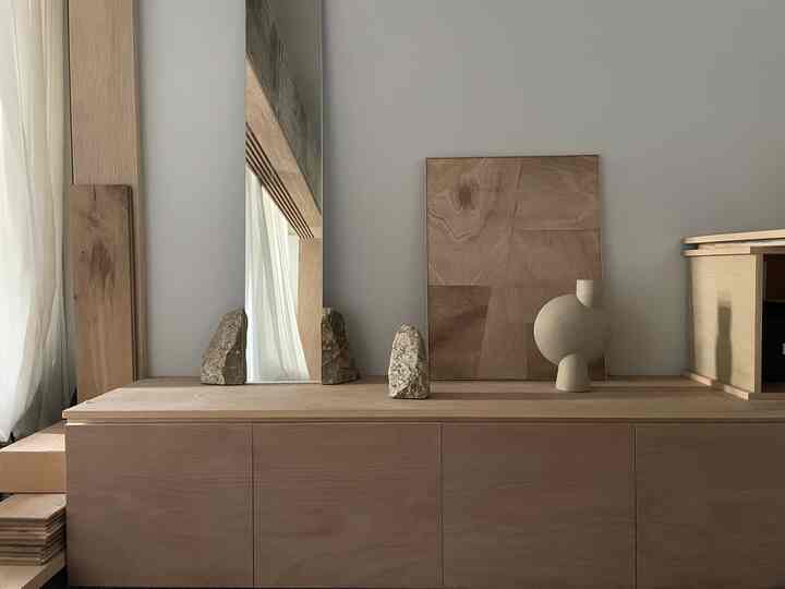 Special objects.
I'm using flexible vases from 101Copenhagen from Denmark, which have a nice texture, and granite bookends from Aji Project from Japan.

#Object #objet #101Copenhagen #花器 #フラワーベース #アジプロジェクト #ブックエンド #御影石 #ギャラリー