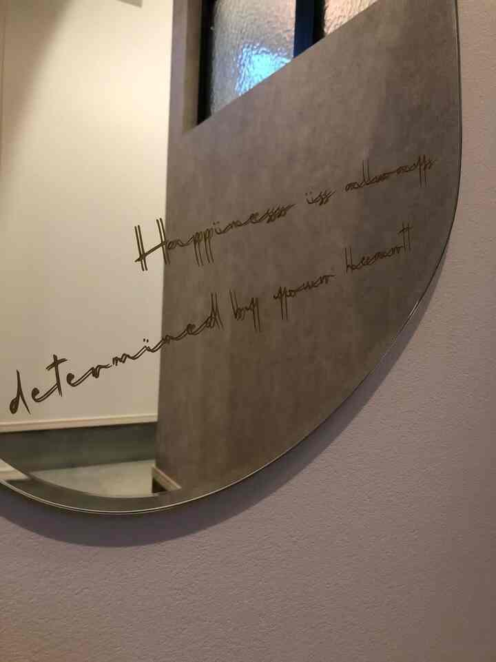 Happiness is always determined by your heart ステッカー