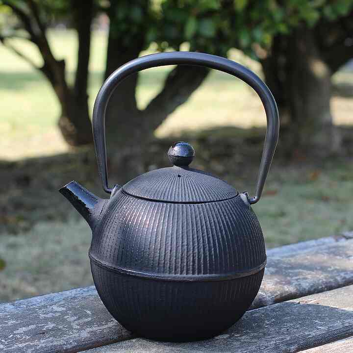 南部鉄瓶 てまり 0.8L 直火 IRON KETTLE