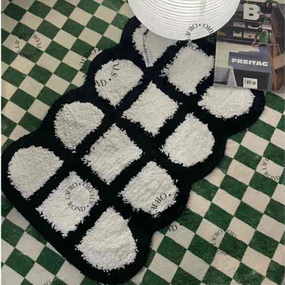 Karpet Hitam & Putih