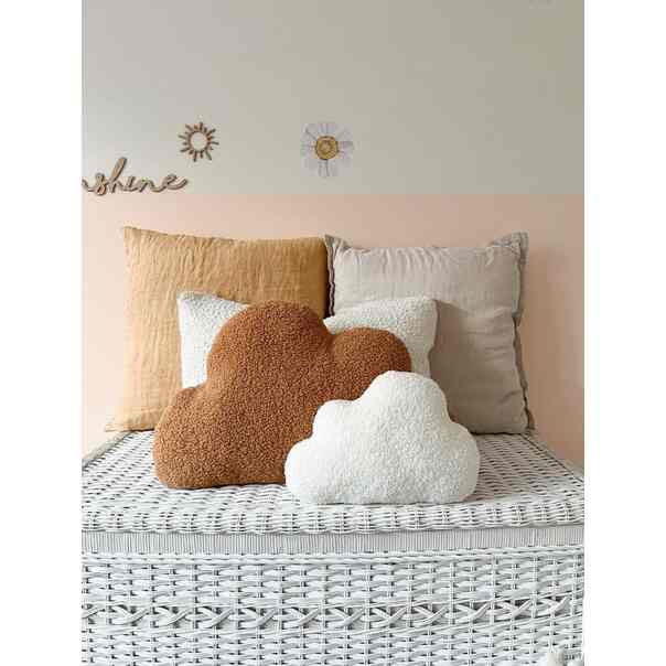 Bantal awan coklat