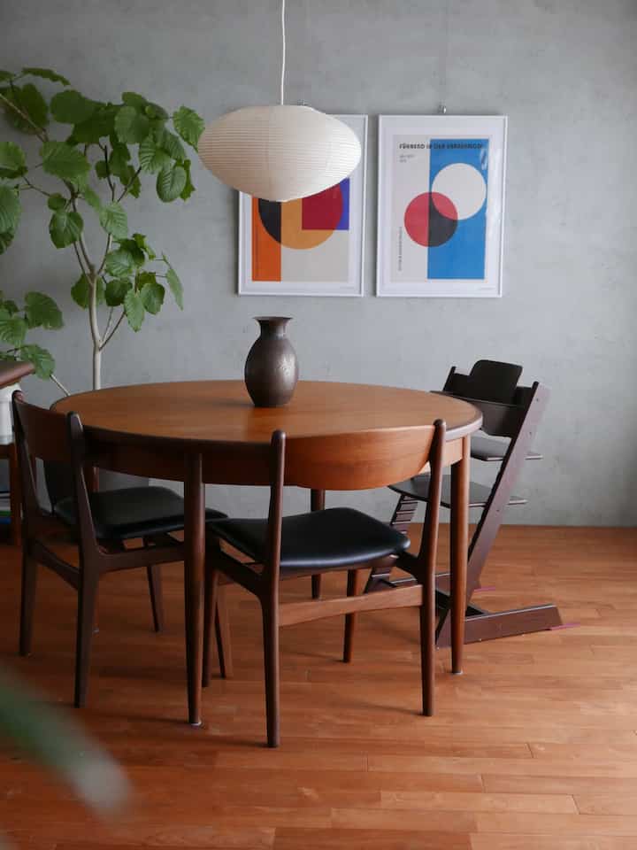 ruang tamu💭



#pendantlight #vintageinterior #midcenturymodern #midcenturyfurniture #diningroom #gplanfurniture #gplanvintage #mylvngrm #renovationmaison #renovation
 #リビングインテリア #ヴィンテージインテリア #リノベーションマンション #中古マンションリノベーション #マンション暮らし #三人暮らし #ミッドセンチュリーモダン #ミッドセンチュリーインテリア #北欧ビンテージ #北欧家具 #ヴィンテージインテリア #ヴィンテージ家具